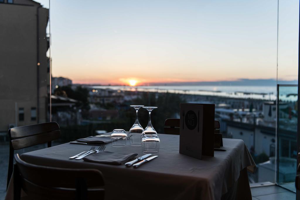 Victoria Palace Hotel Cattolica Extérieur photo
